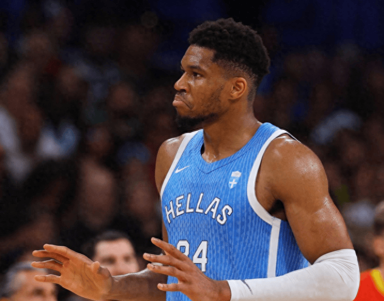 关于Scout焦点对战，字母哥与70激战C9分钟，战术调整胜负难料！再创辉煌时刻的信息